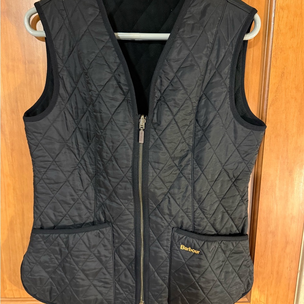Barbour Quilted Black Front Zip vest small pockets